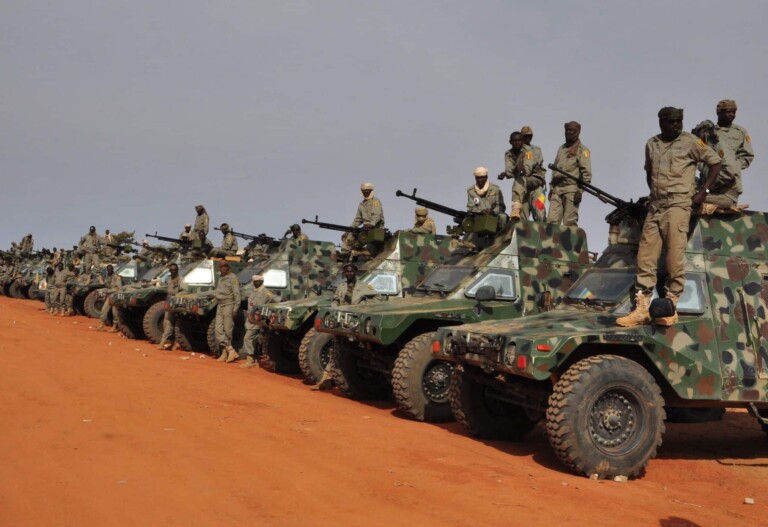 Le Mali accepte le déploiement de 1000 soldats tchadiens alors que la France se retire